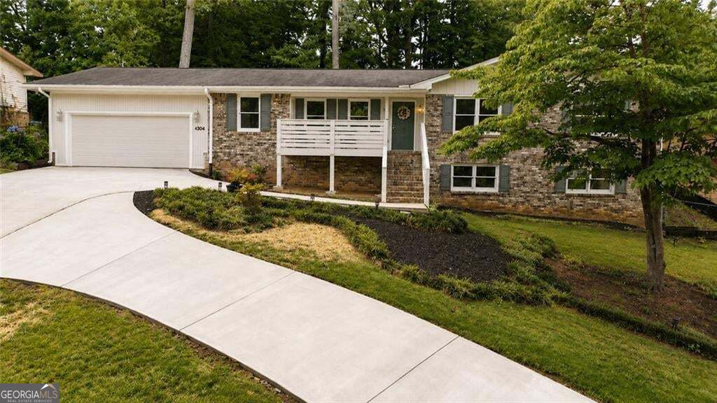 4304 Lindsey Way Ne Property Photo 1