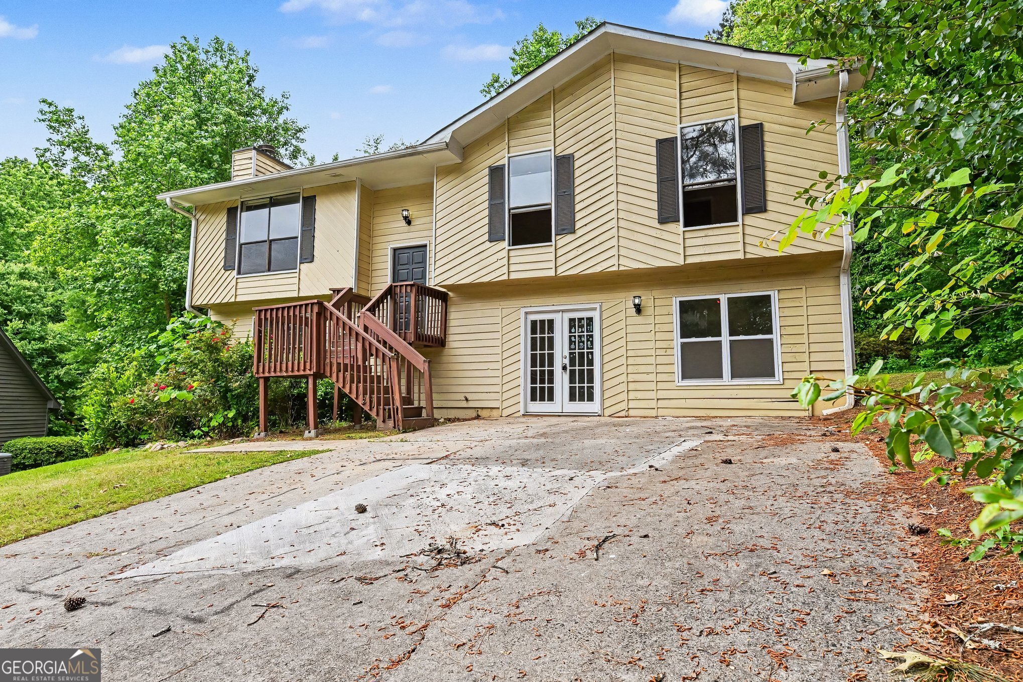 4961 Ridgeside Court Property Photo 2