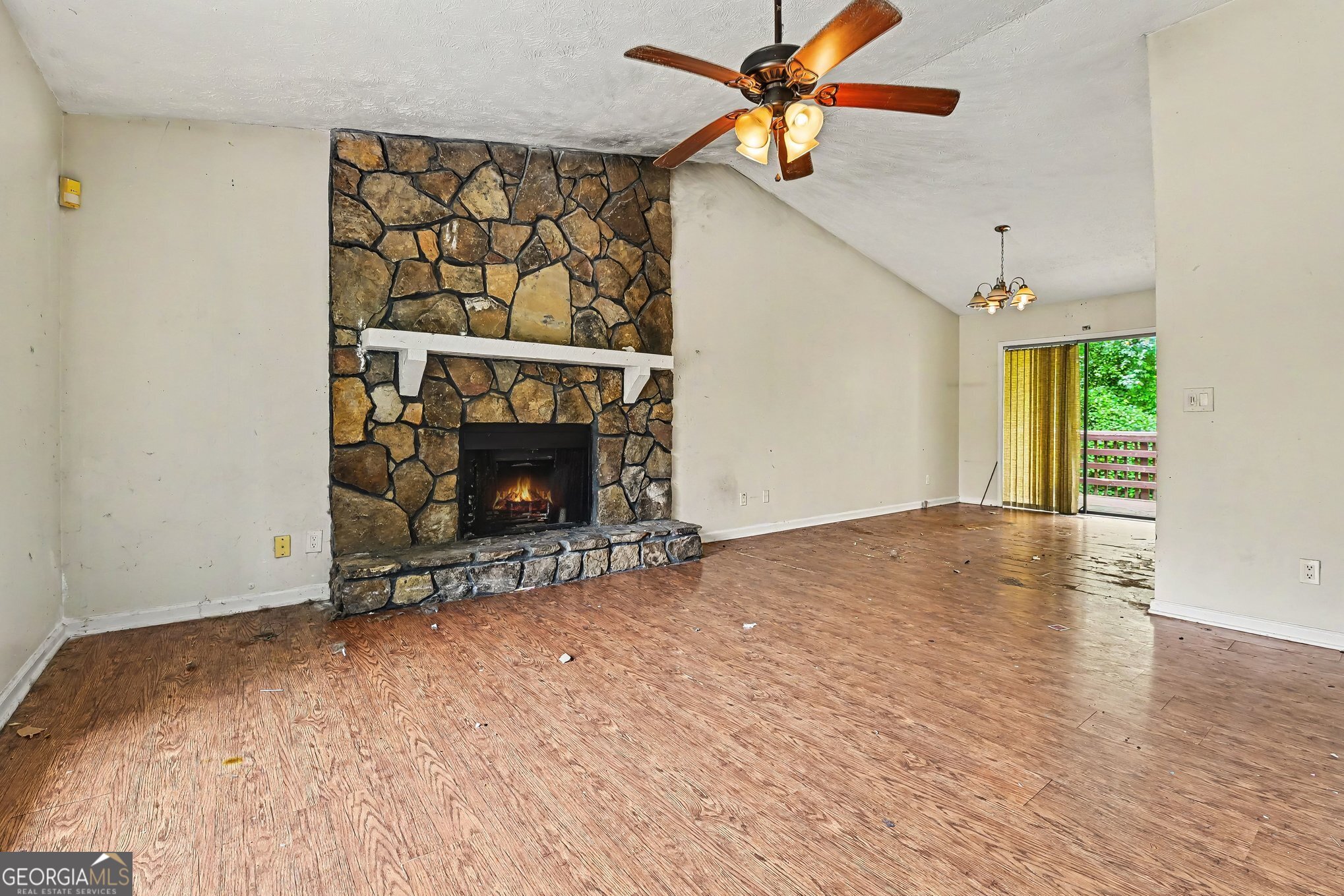 4961 Ridgeside Court Property Photo 4