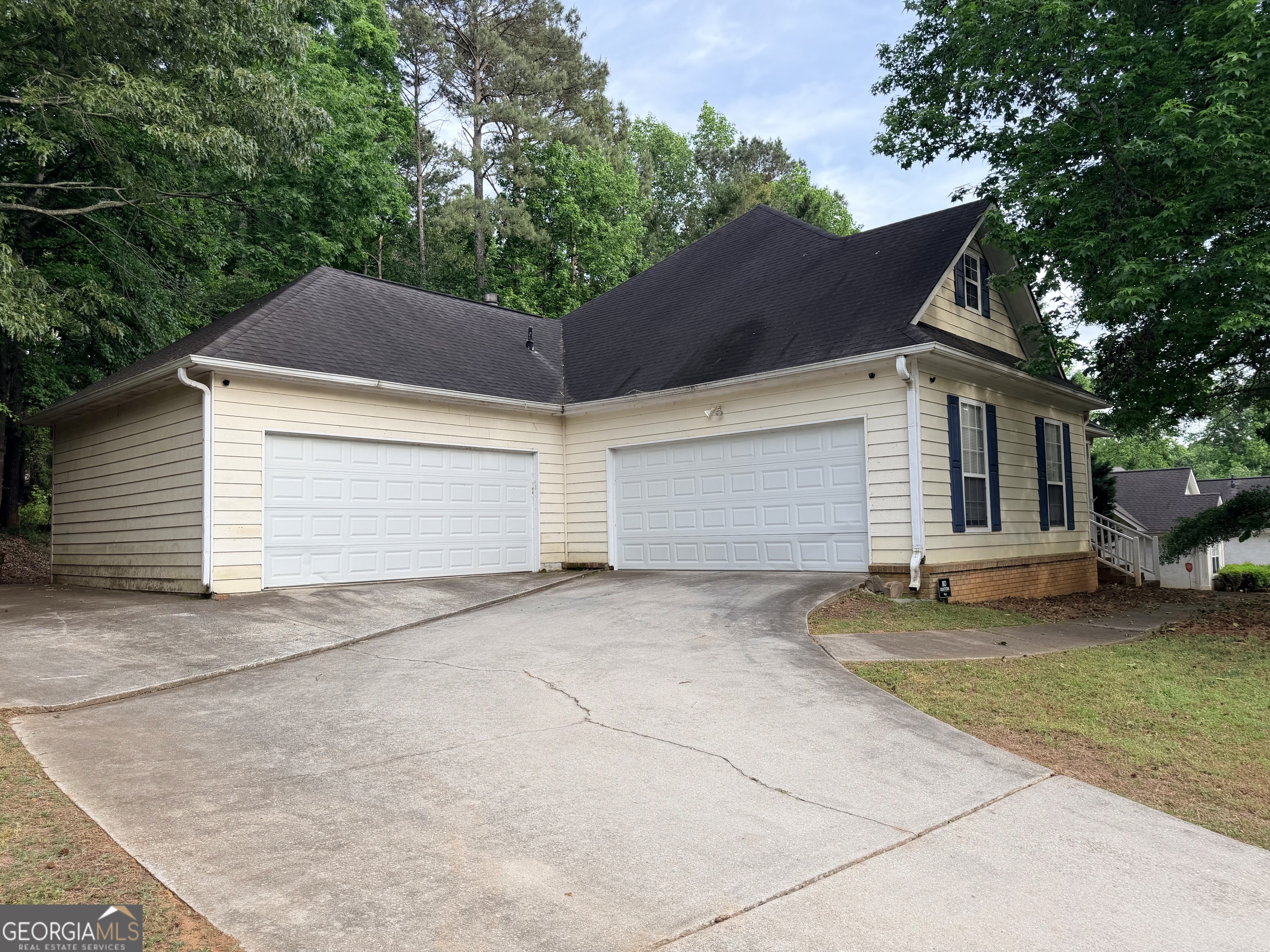 426 Pates Lake Court Property Photo 2