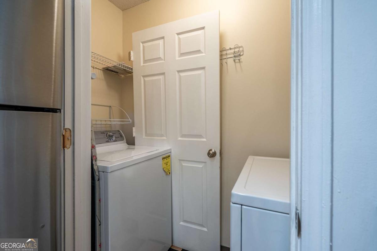 1074 Peachtree Walk Ne # B418 Property Photo 5