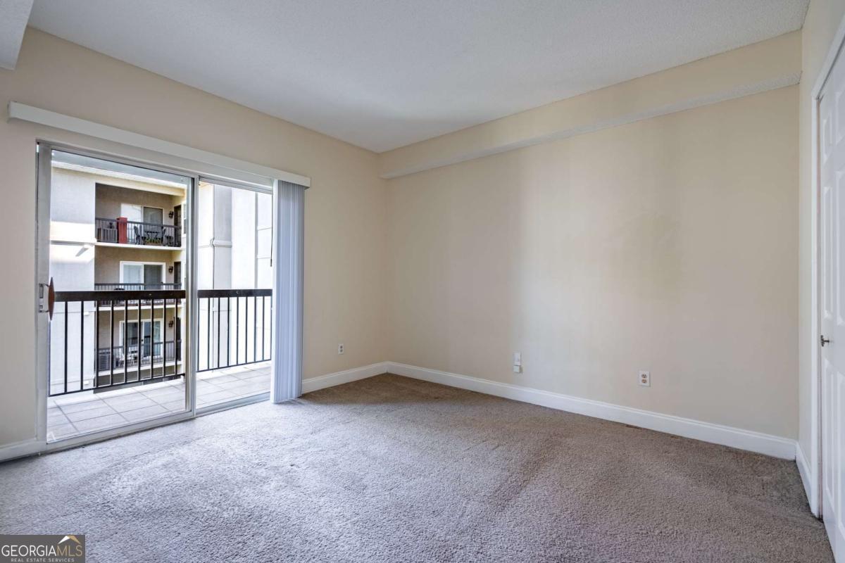 1074 Peachtree Walk Ne # B418 Property Photo 14