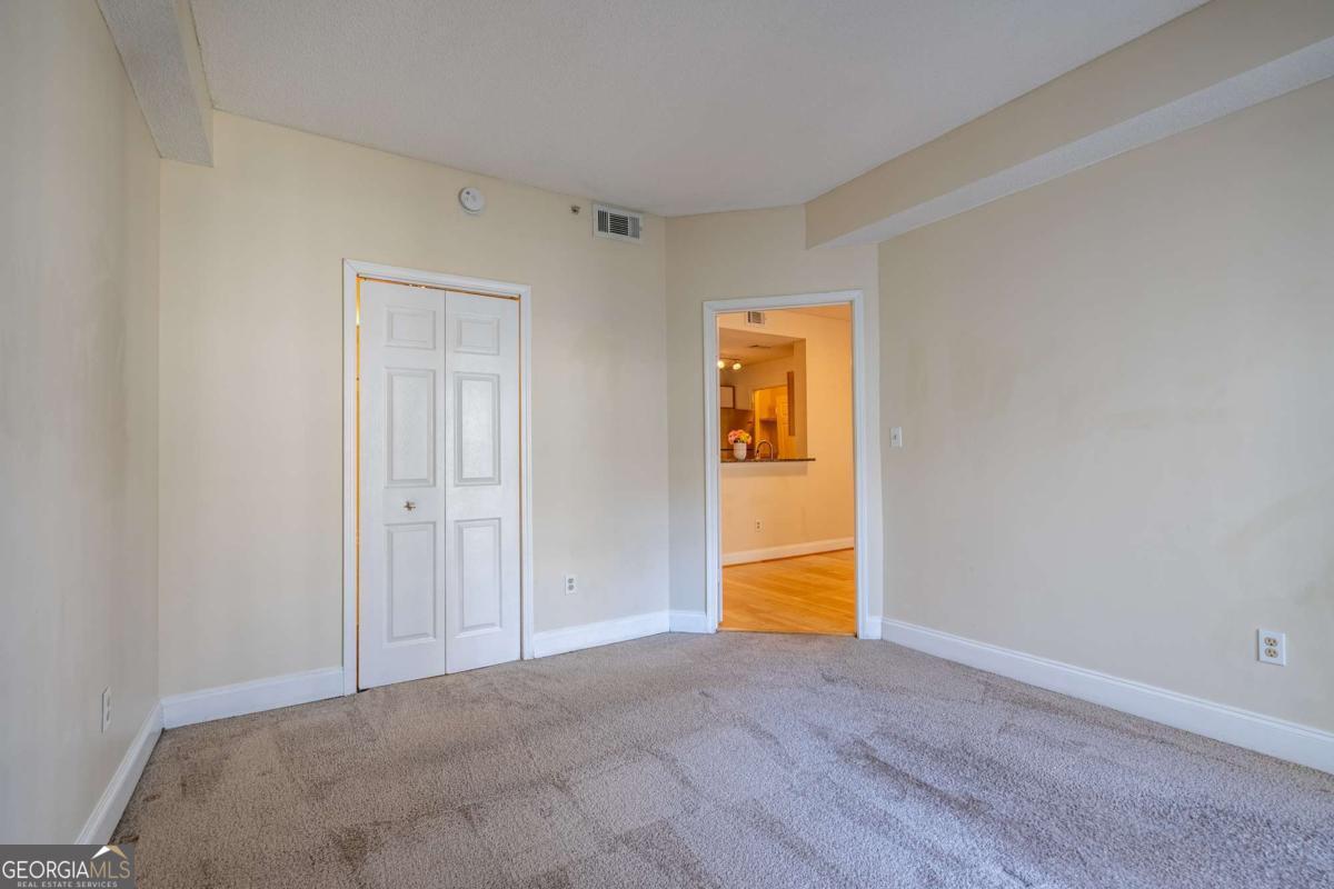 1074 Peachtree Walk Ne # B418 Property Photo 16