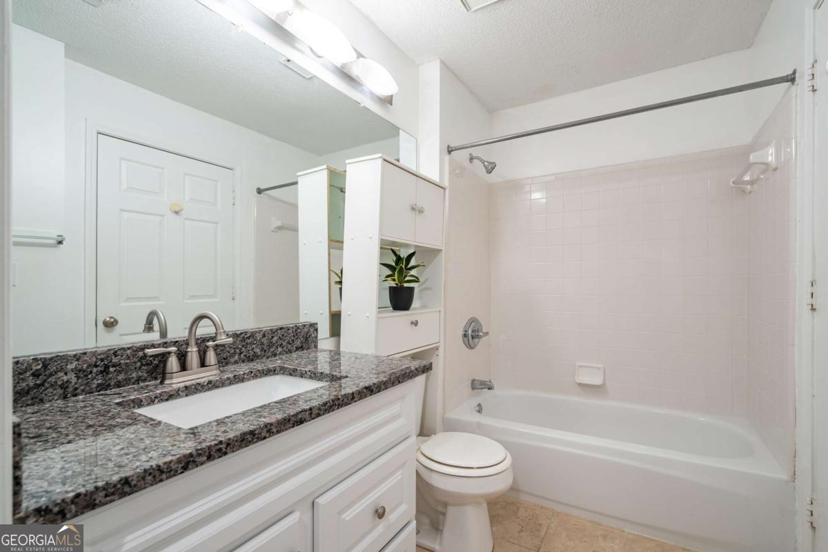 1074 Peachtree Walk Ne # B418 Property Photo 19