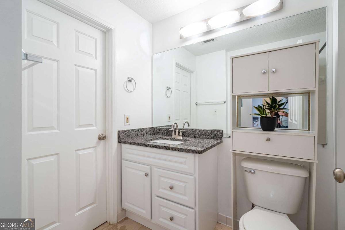 1074 Peachtree Walk Ne # B418 Property Photo 20