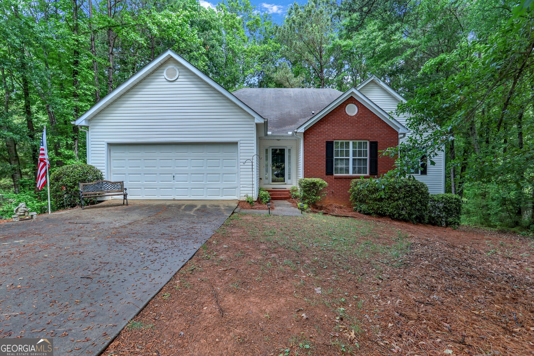 237 Clearwater Drive Property Photo 2