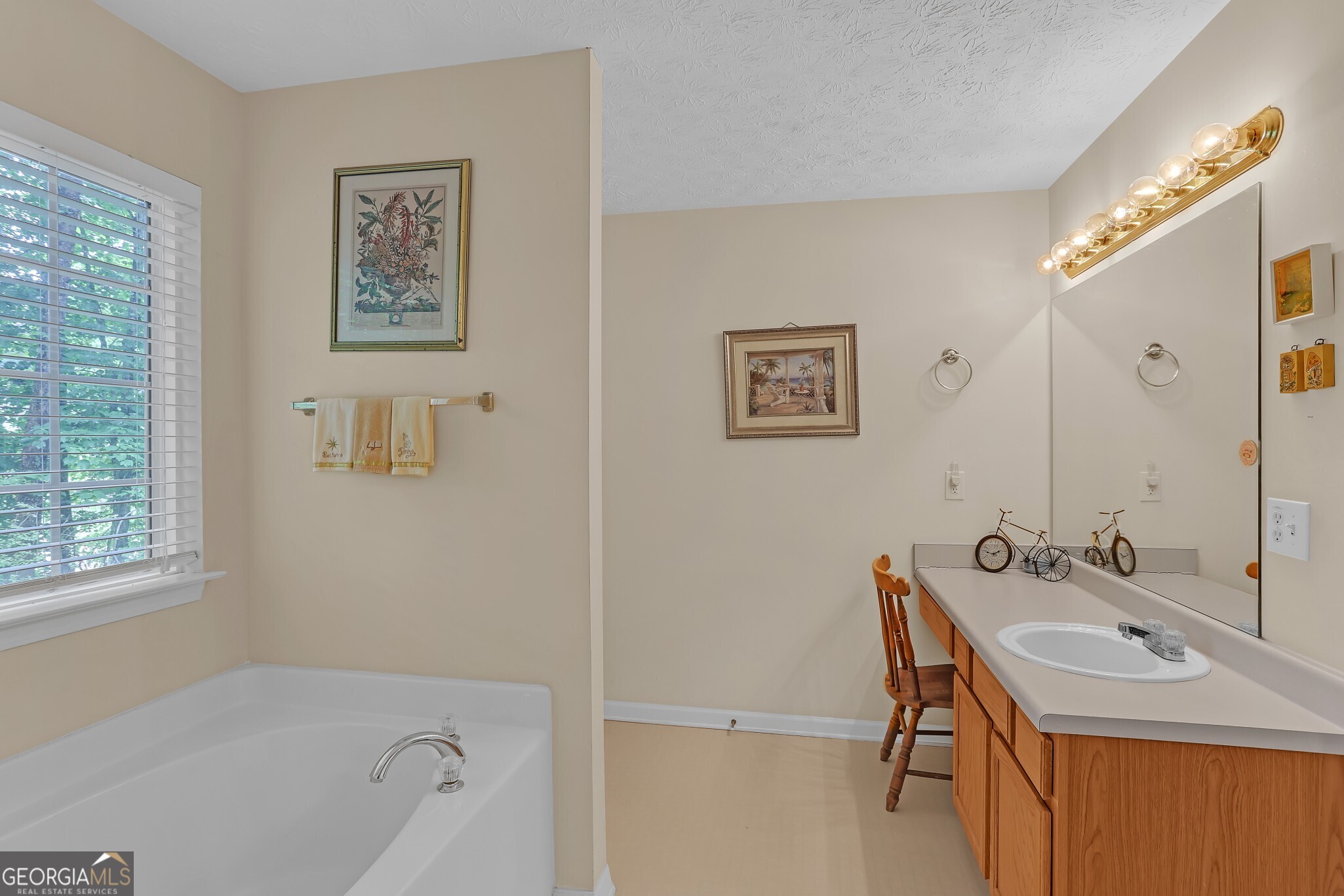 237 Clearwater Drive Property Photo 9