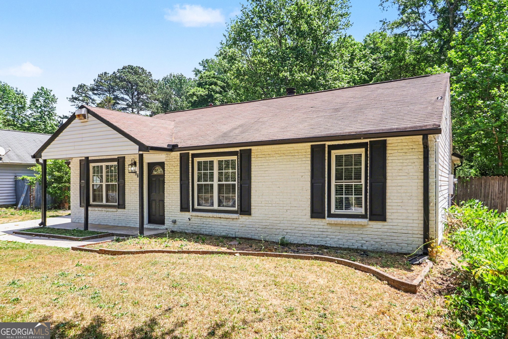 627 Towngate Boulevard Property Photo 3