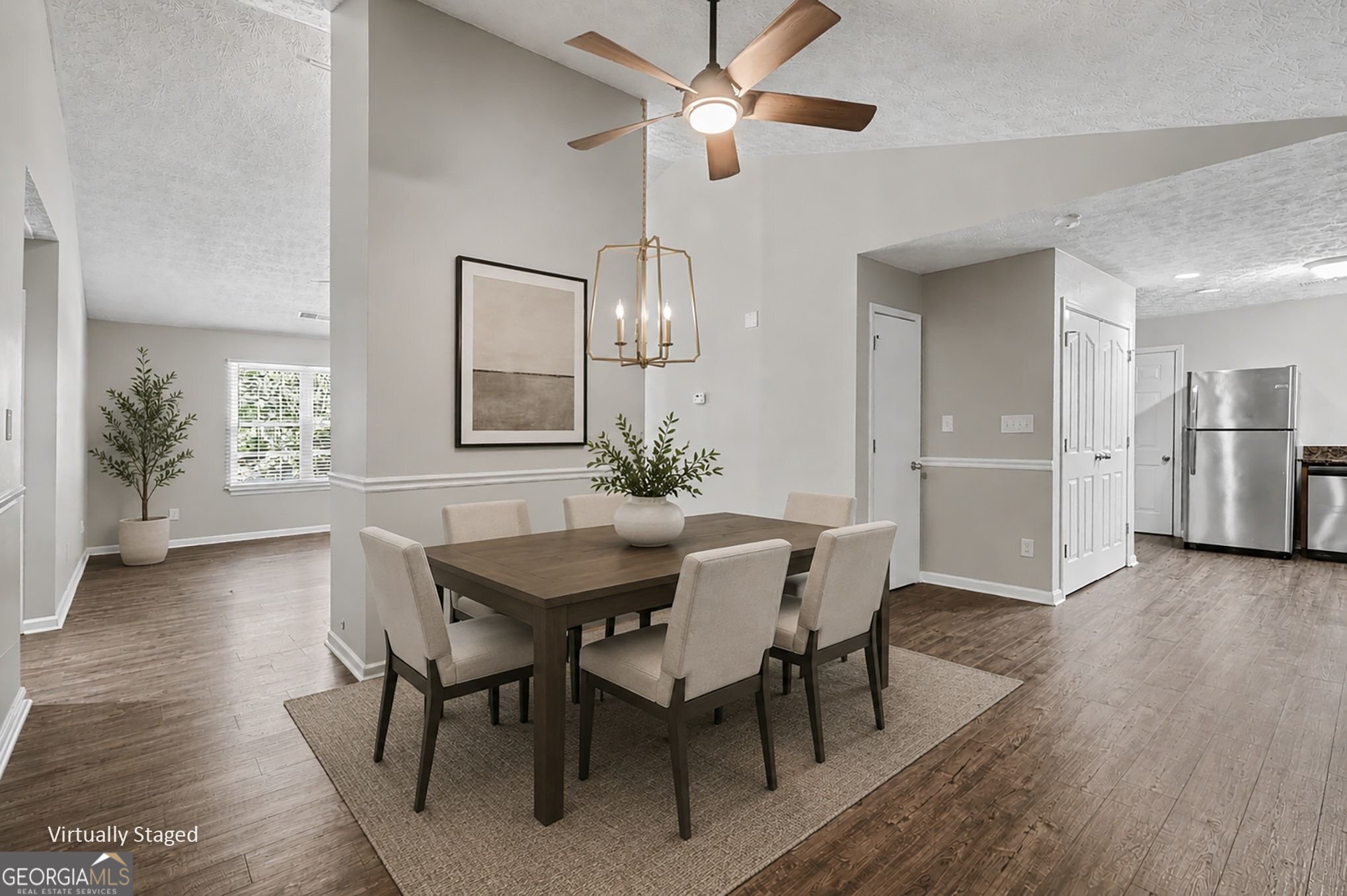 627 Towngate Boulevard Property Photo 6