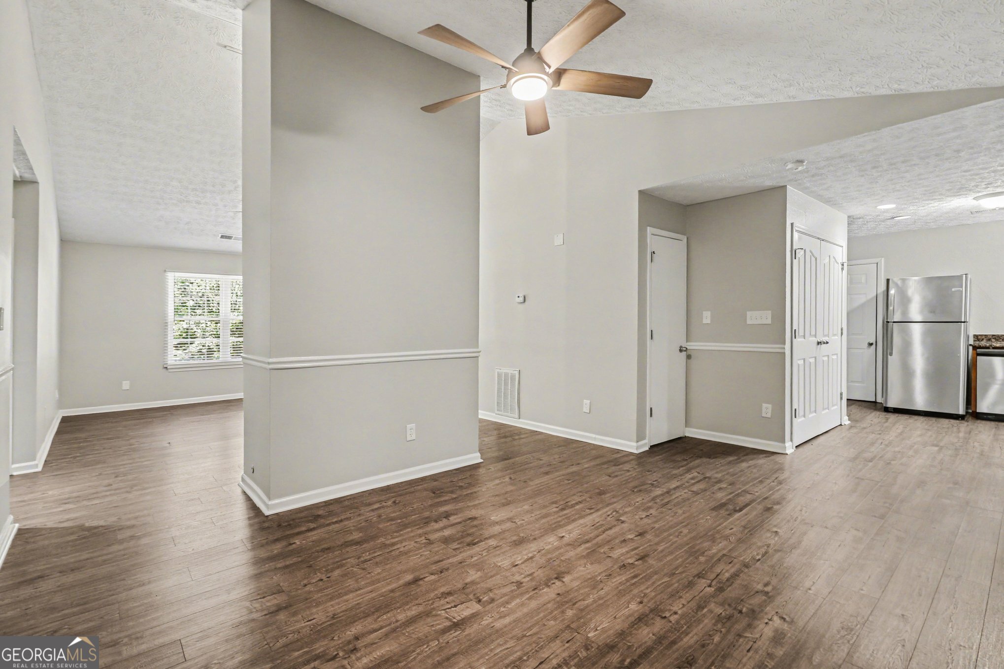 627 Towngate Boulevard Property Photo 7