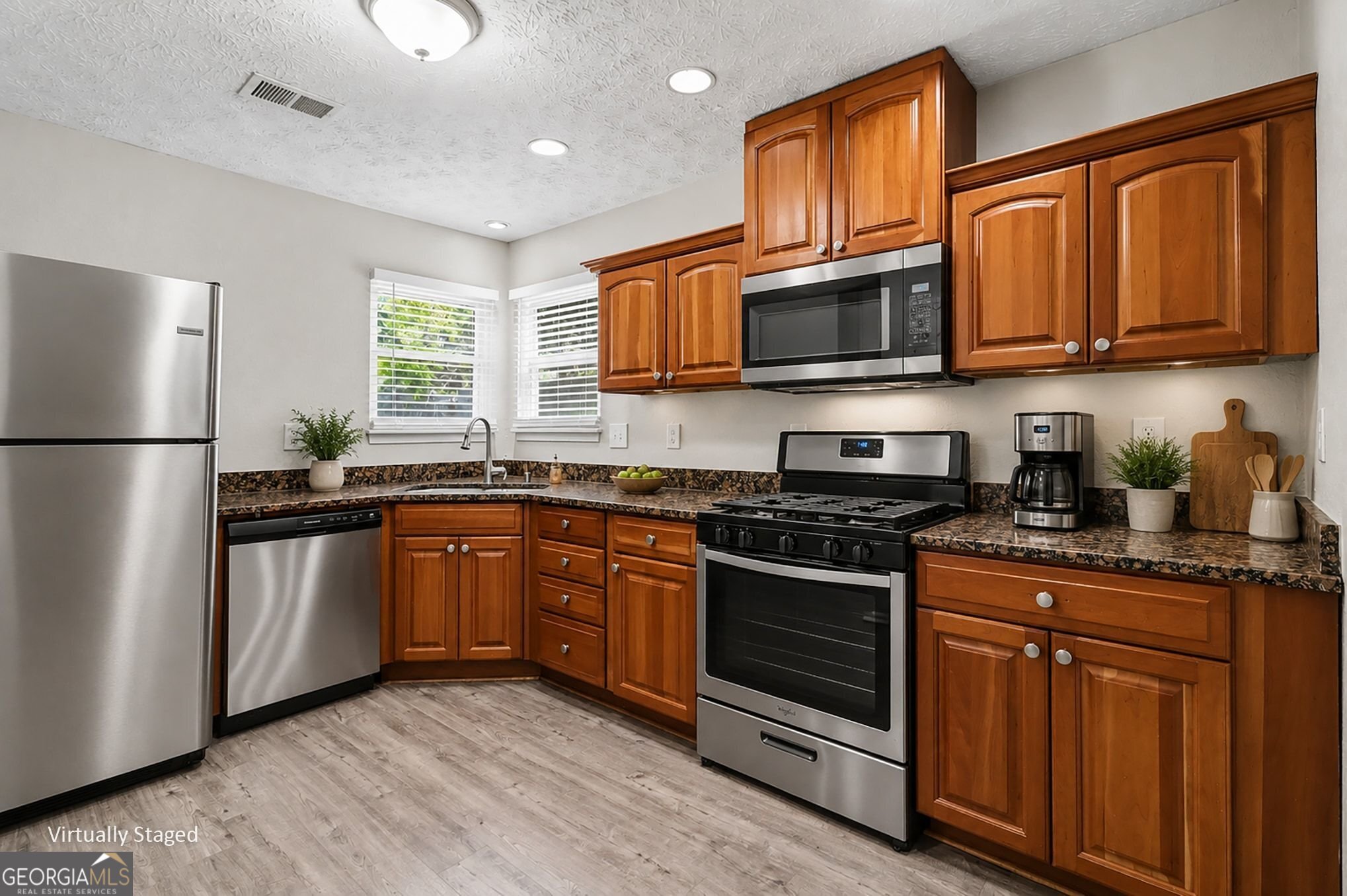 627 Towngate Boulevard Property Photo 8