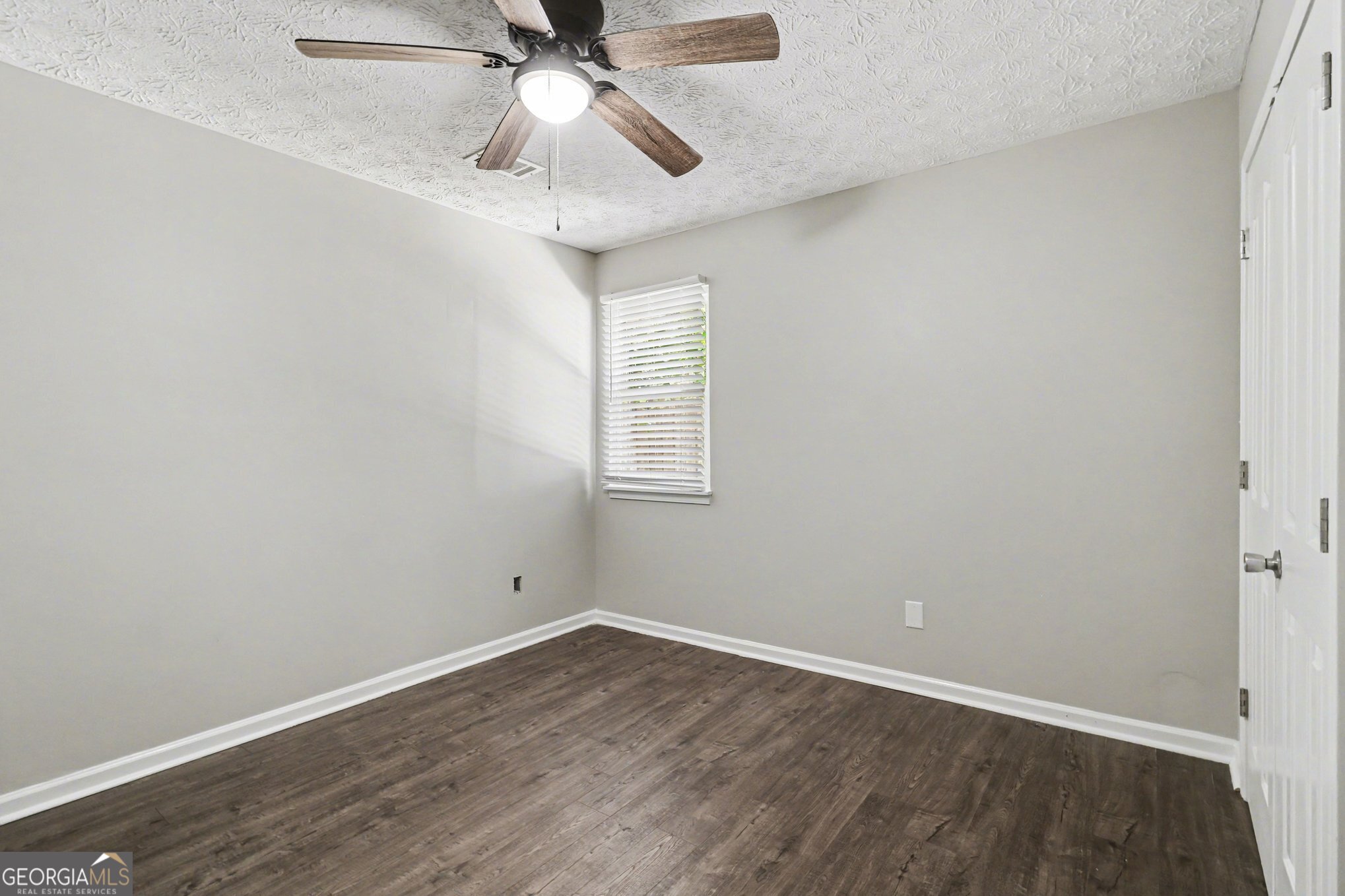 627 Towngate Boulevard Property Photo 16