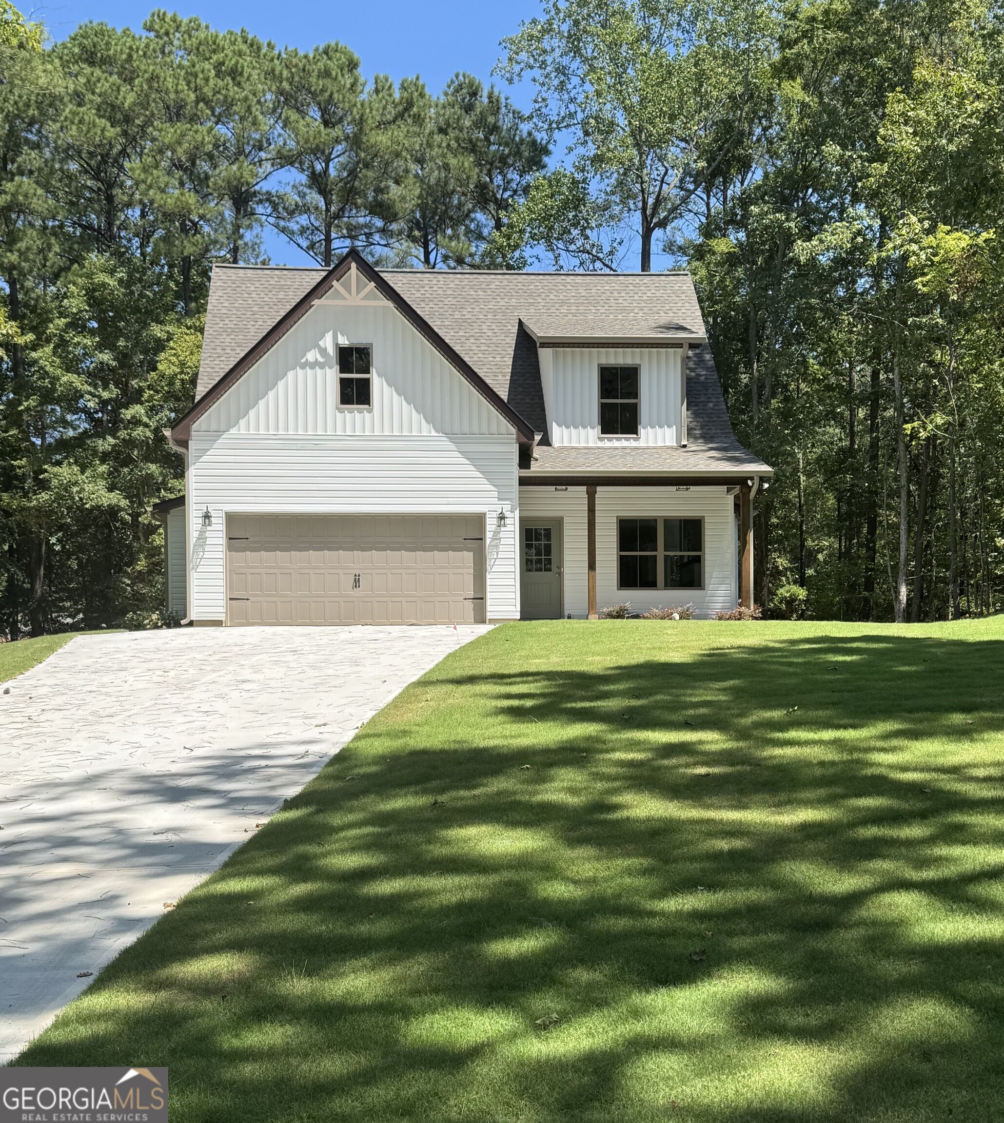100 Bluebird Court Property Photo 1