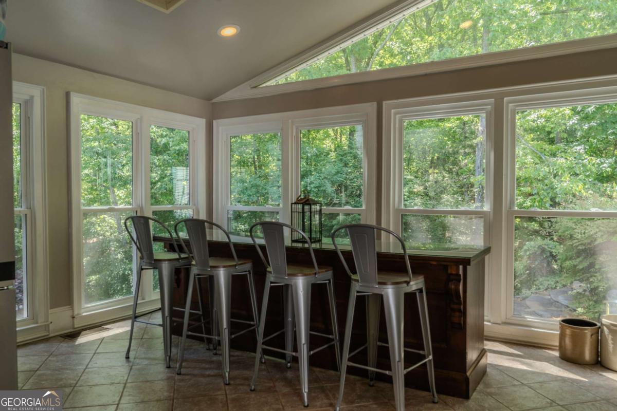 1044 Hutchings Mountain Road Property Photo 5