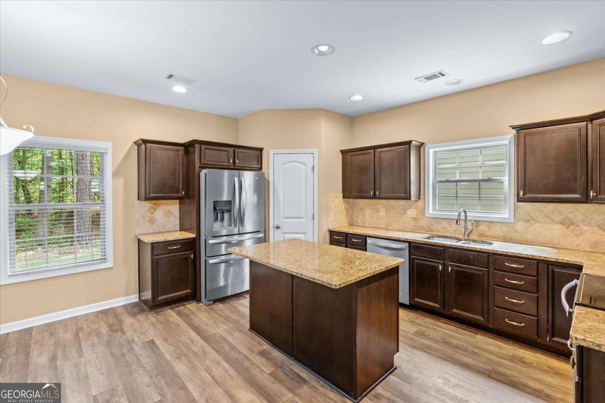 103 Cliffhaven Circle Property Photo 12