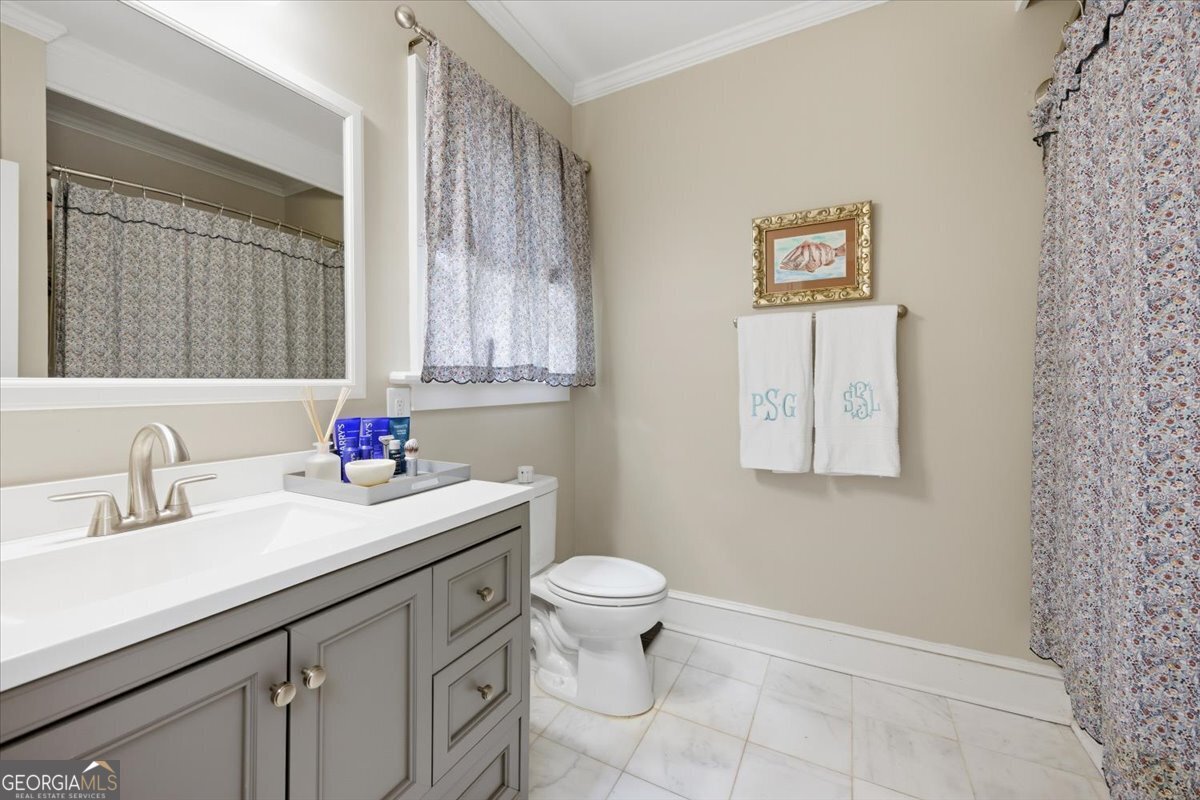 1147 Adams Street Property Photo 23