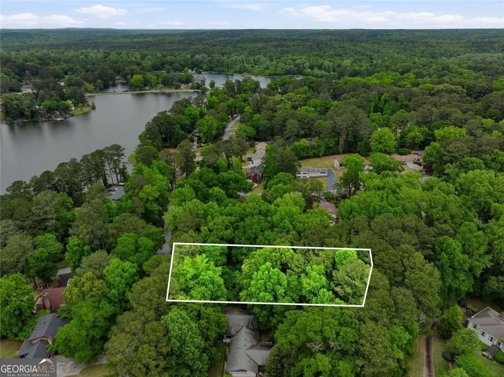 2569 Lake Capri Drive Property Photo 1