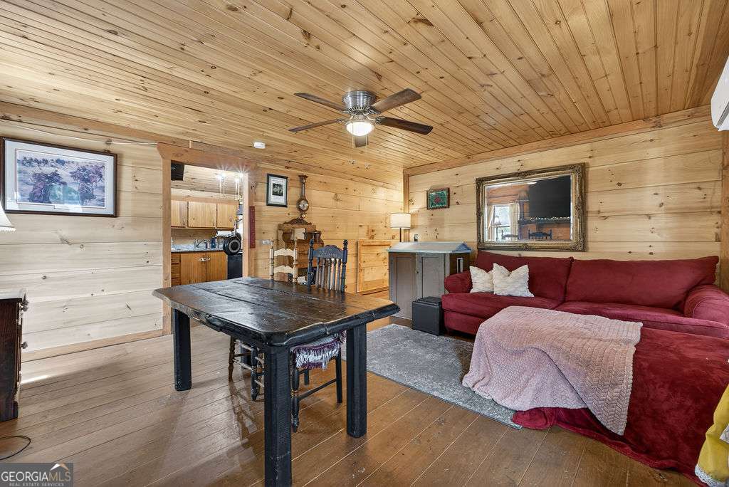 2731 Tate Road Property Photo 6