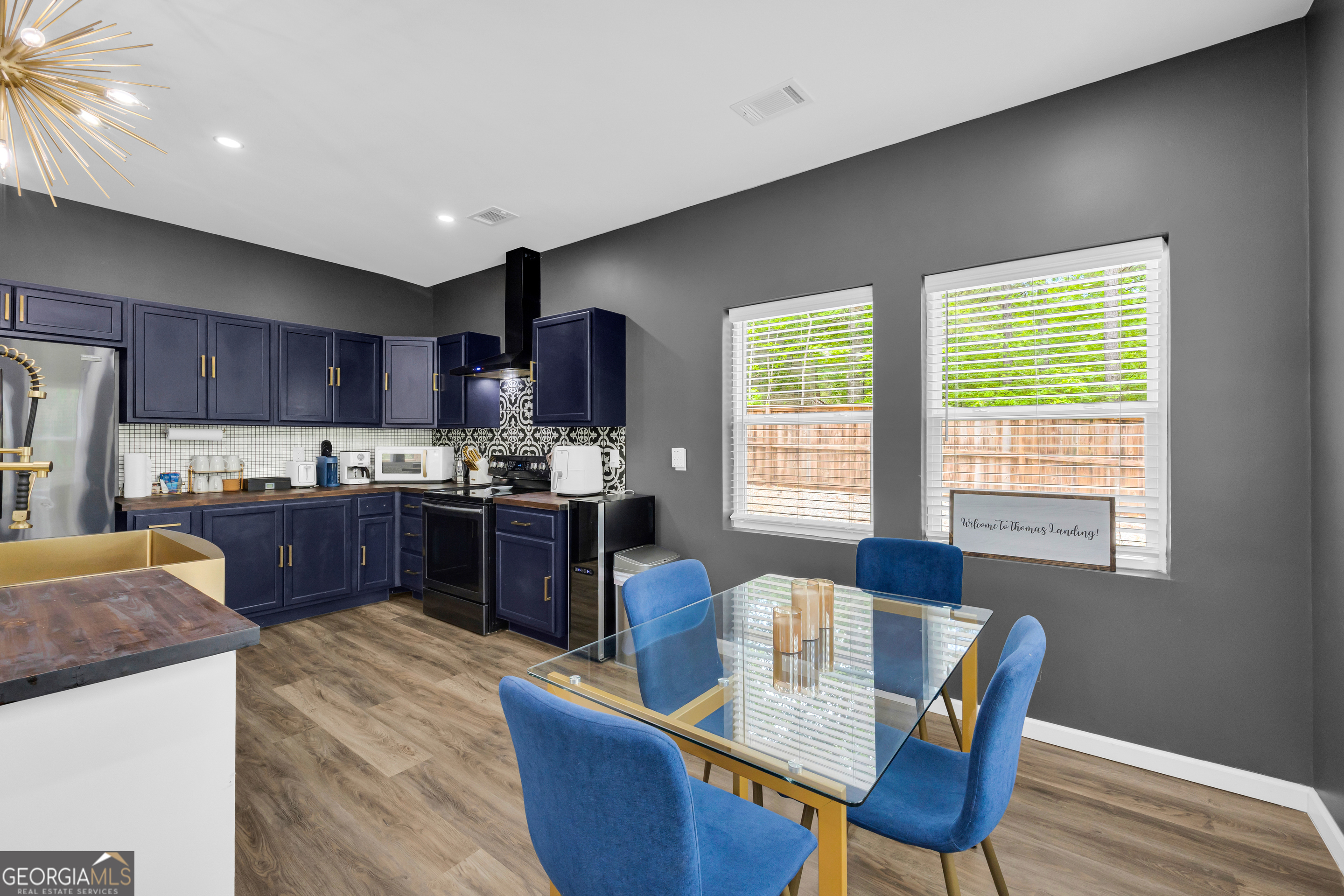 1597 Mercier Road Property Photo 13