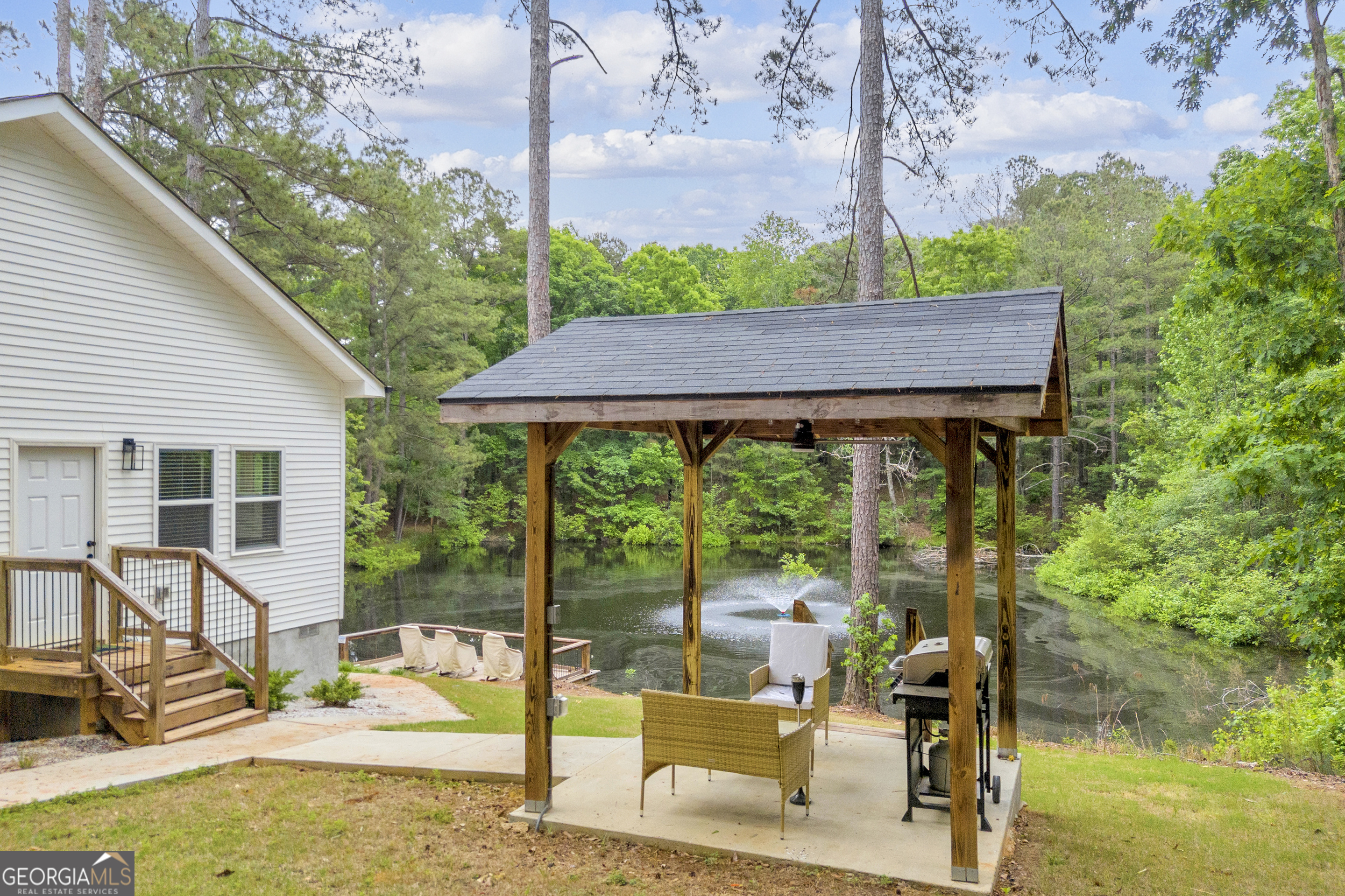 1597 Mercier Road Property Photo 22
