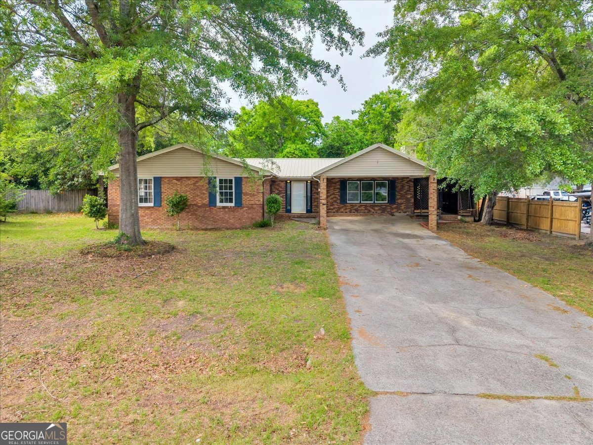 111 Weaver Road Property Photo 1