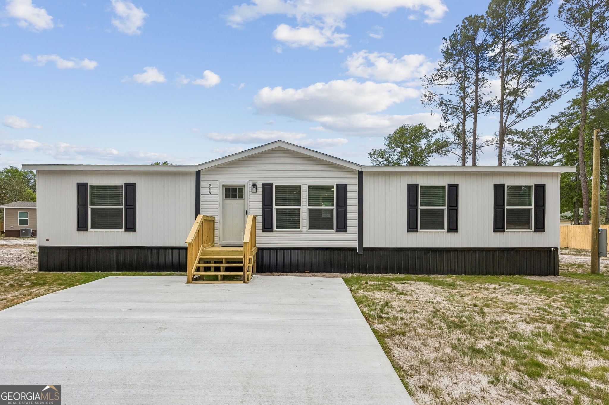 206 Elm Street Property Photo 1