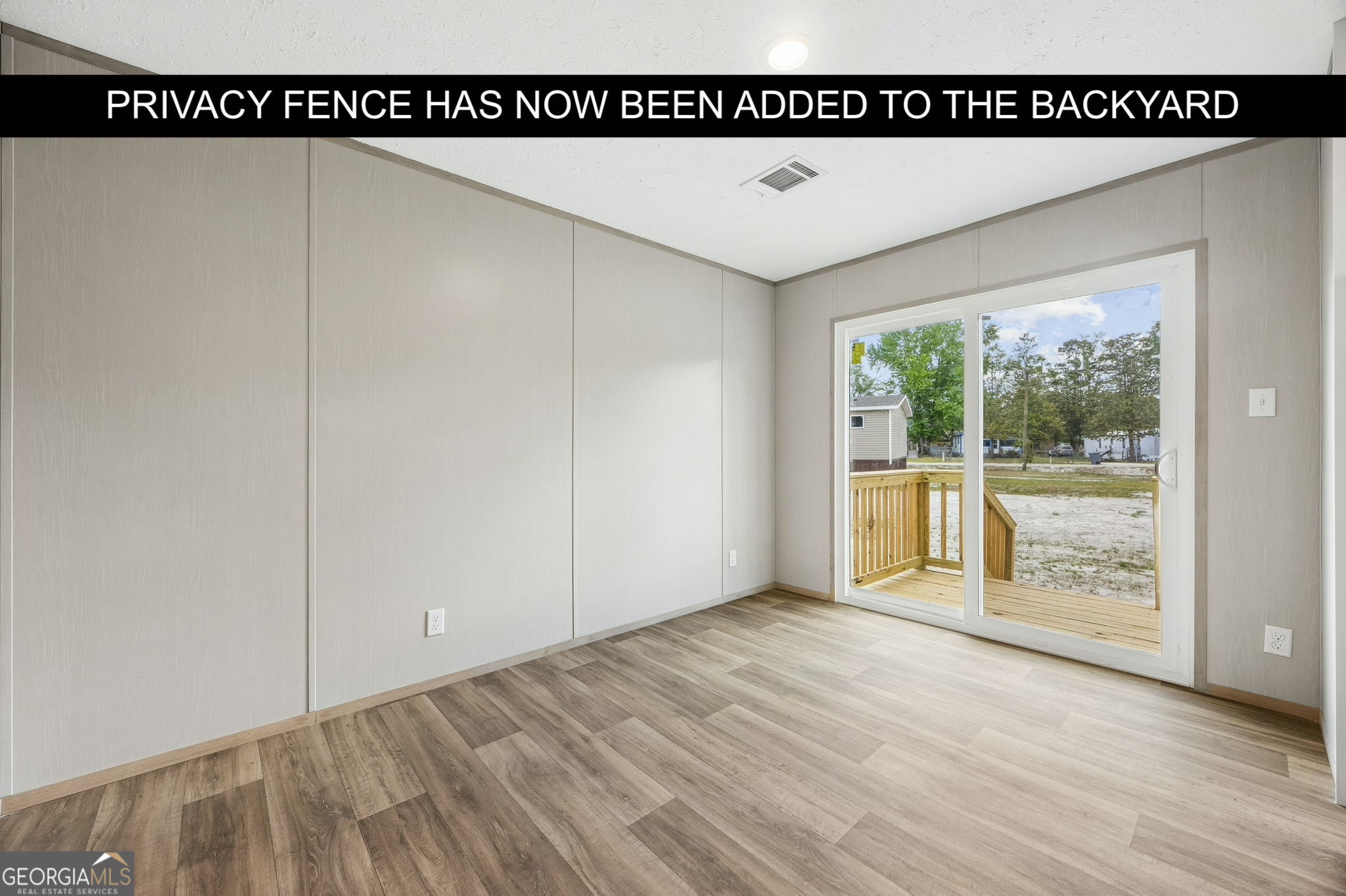206 Elm Street Property Photo 22
