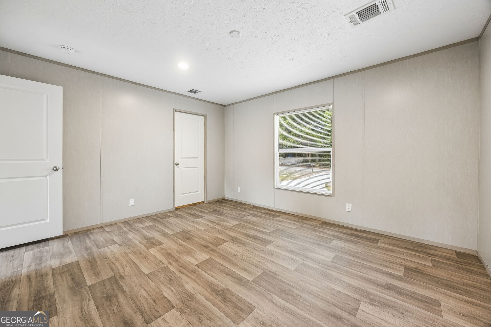 206 Elm Street Property Photo 24