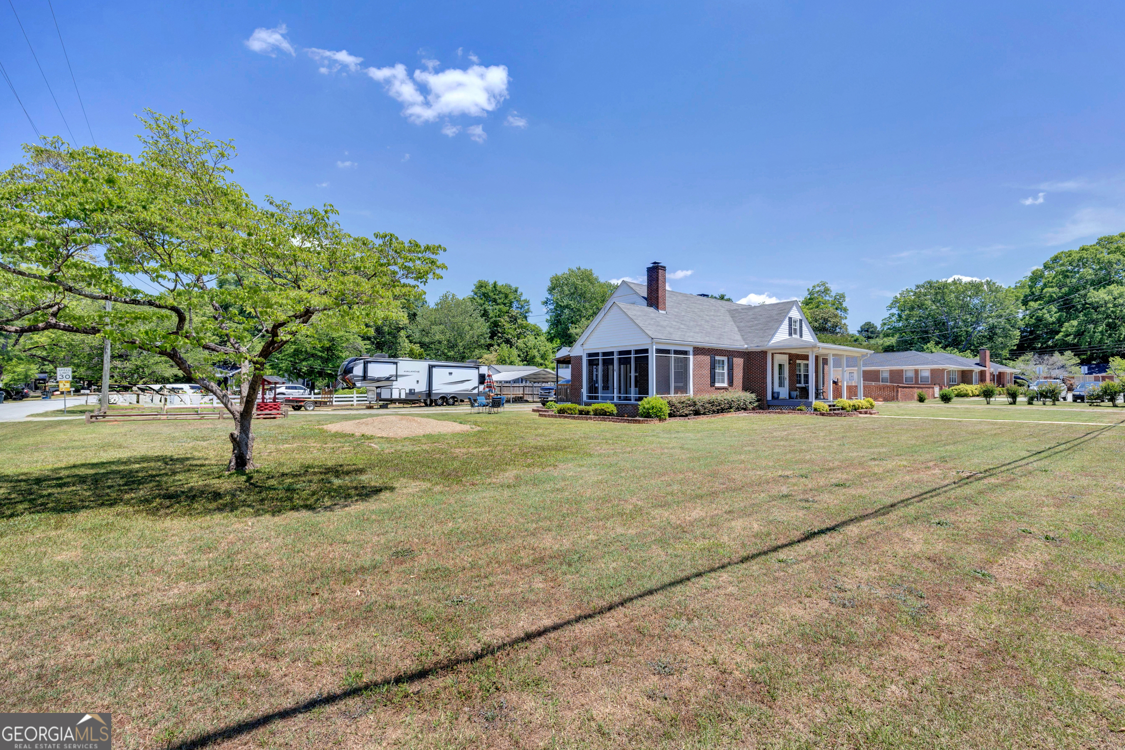 6127 Newton Drive Ne Property Photo 1