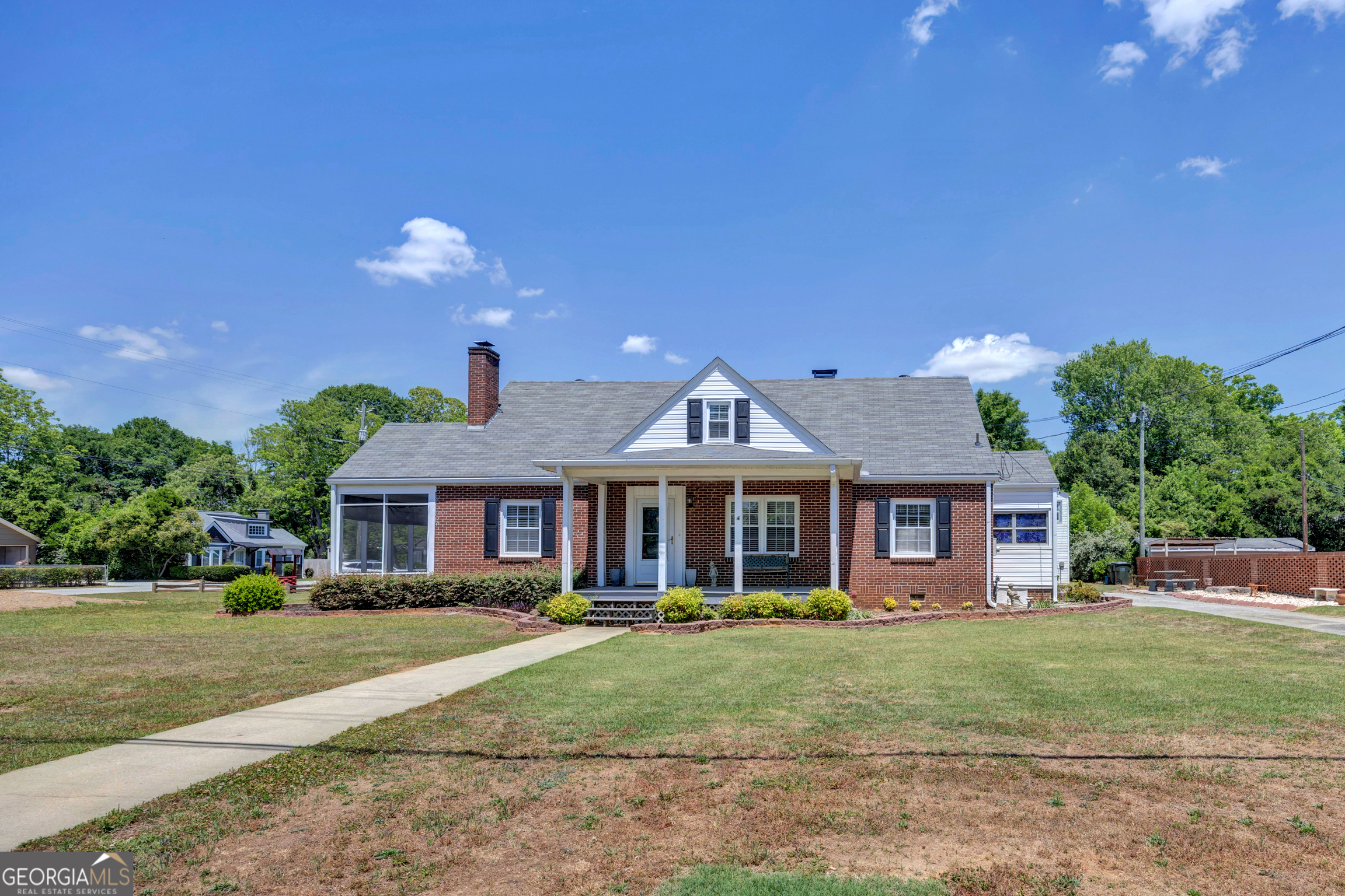 6127 Newton Drive Ne Property Photo 3