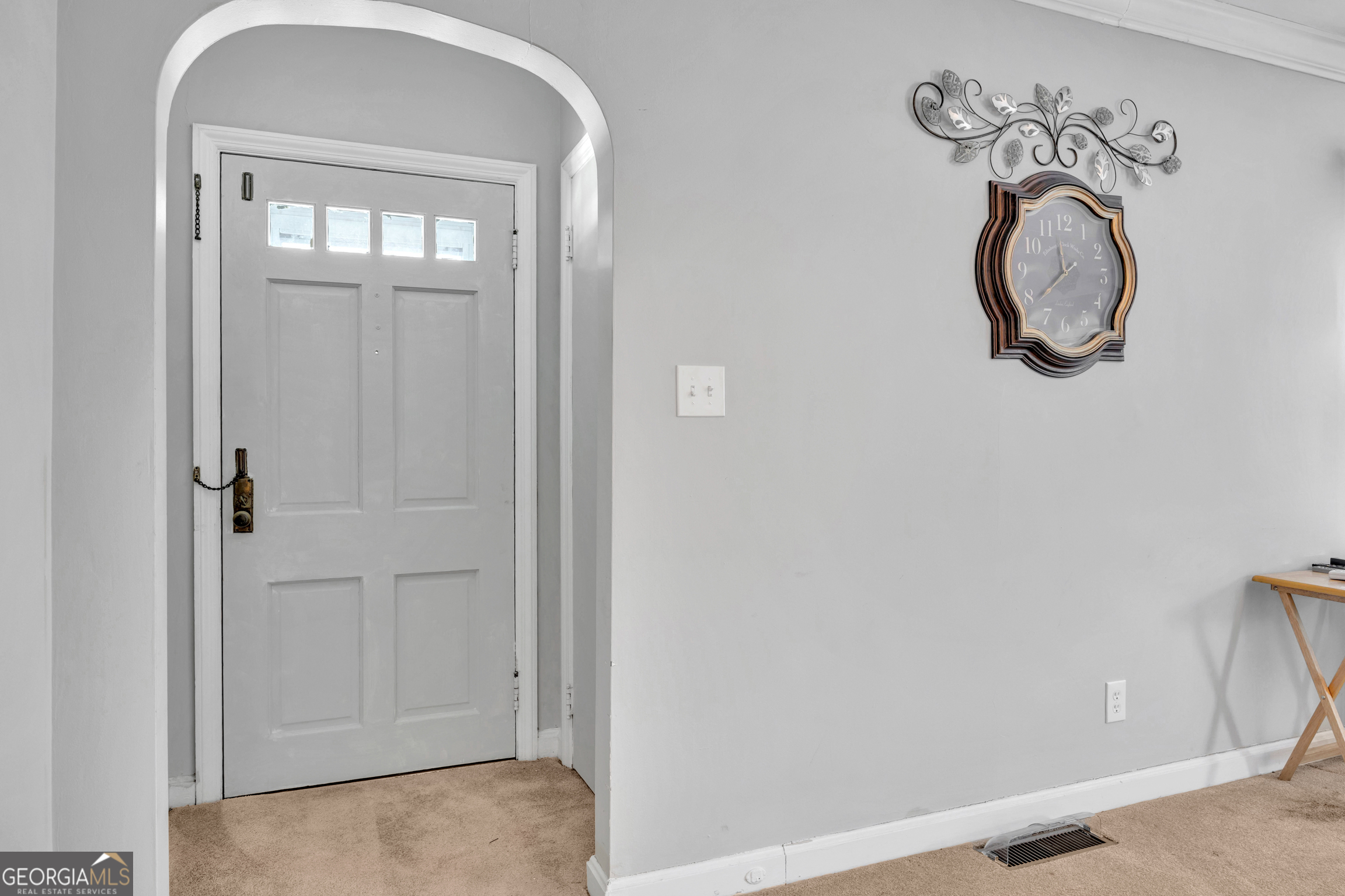 6127 Newton Drive Ne Property Photo 6