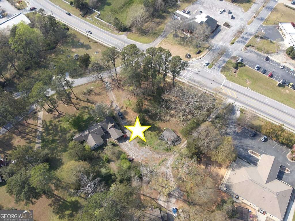 575 Leslie Drive Property Photo 3