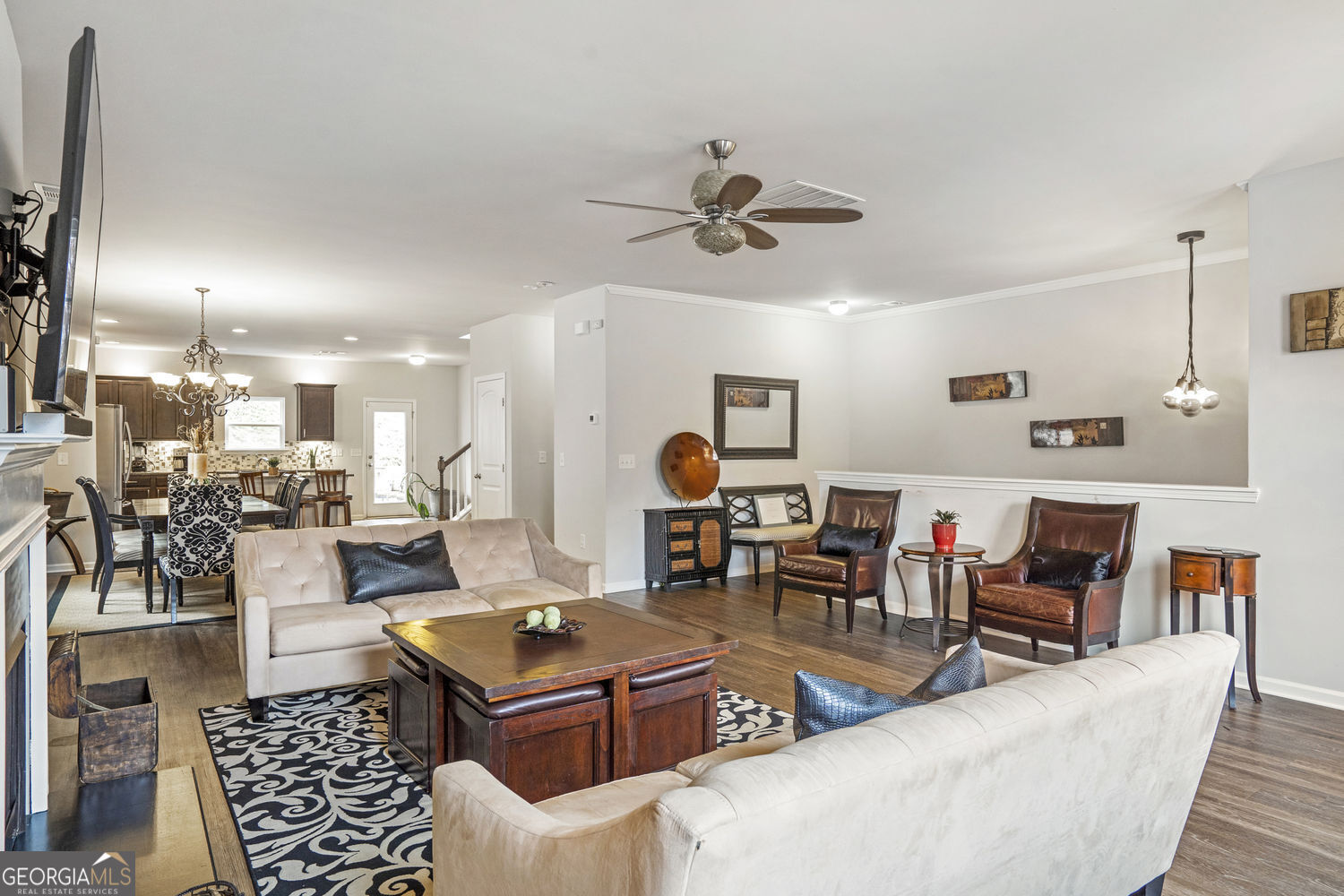 642 Royal Crest Court Property Photo 8