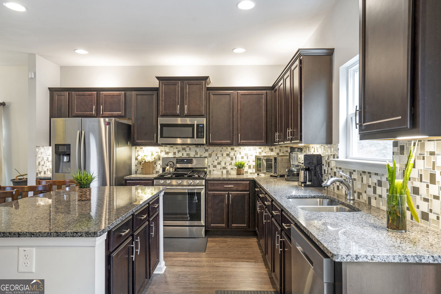 642 Royal Crest Court Property Photo 14
