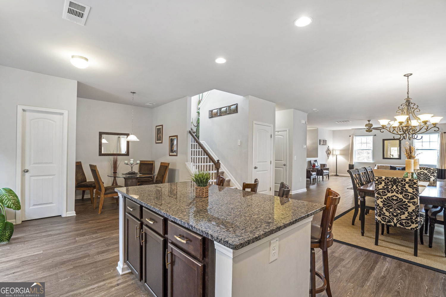 642 Royal Crest Court Property Photo 15