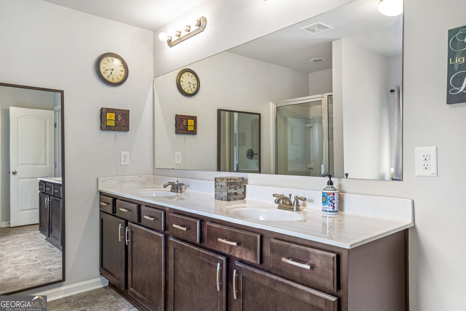 642 Royal Crest Court Property Photo 22