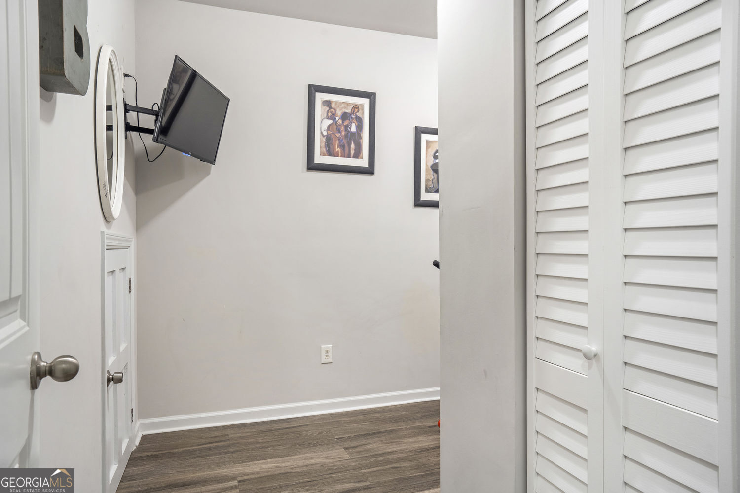 642 Royal Crest Court Property Photo 28