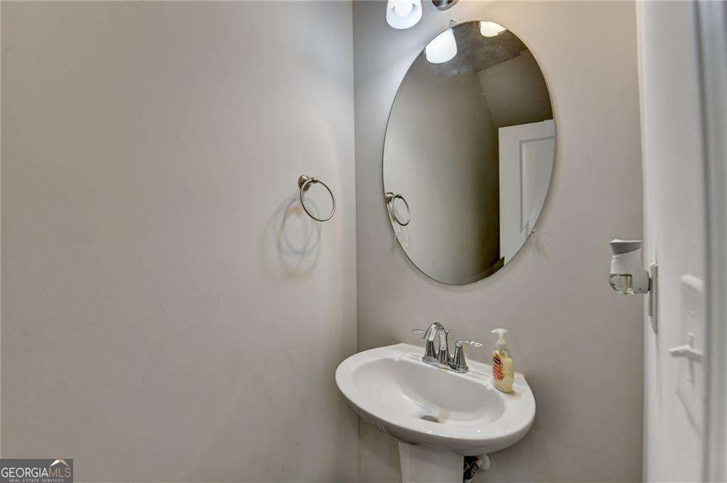 120 Buckingham Lane Property Photo 6