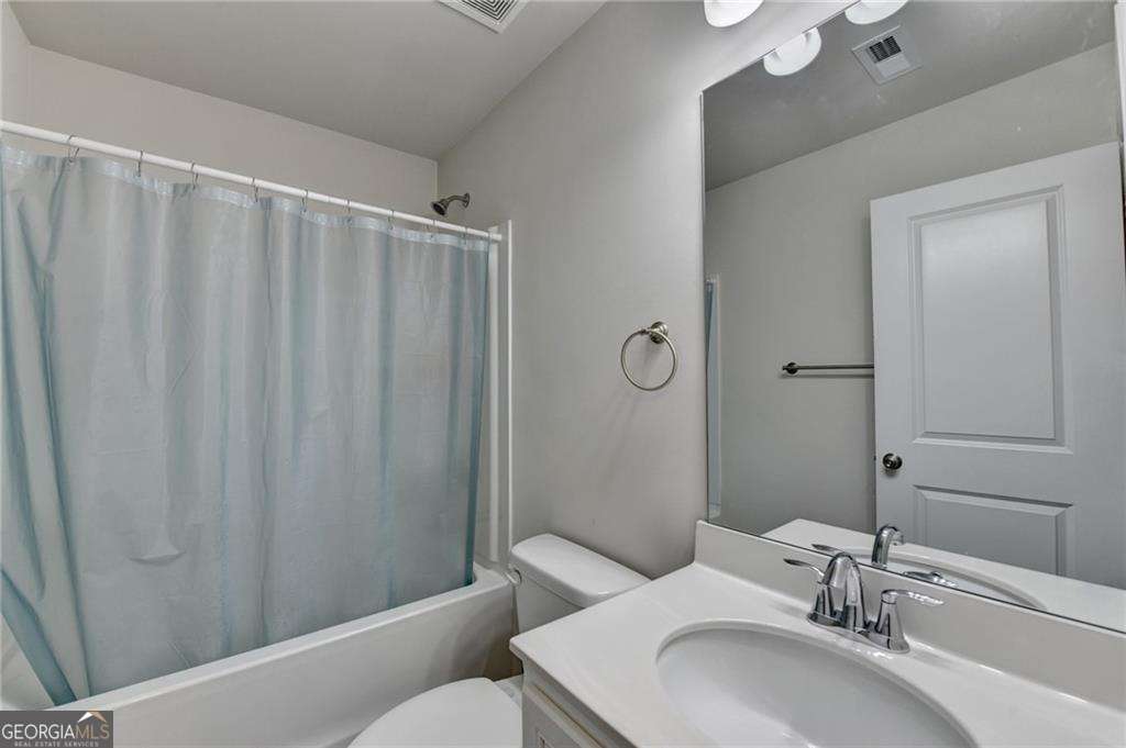 120 Buckingham Lane Property Photo 11