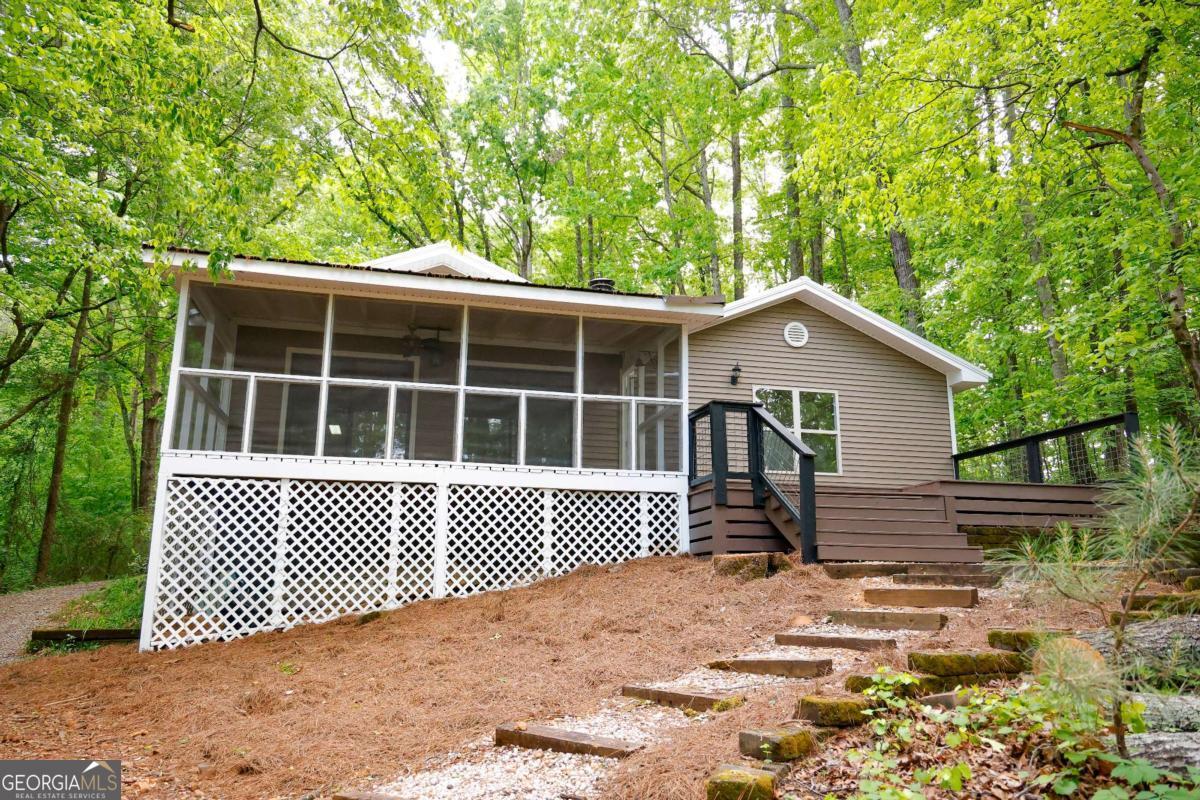 452 Laina Bennett Road Property Photo 4