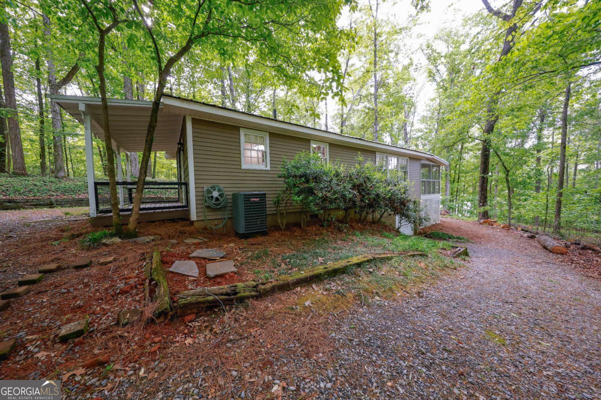 452 Laina Bennett Road Property Photo 7