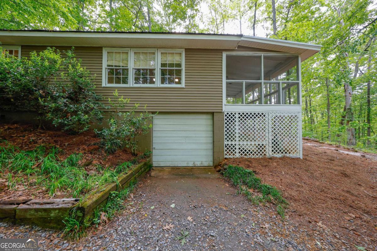 452 Laina Bennett Road Property Photo 8
