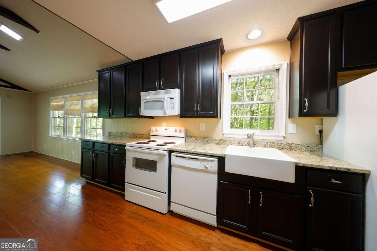 452 Laina Bennett Road Property Photo 12
