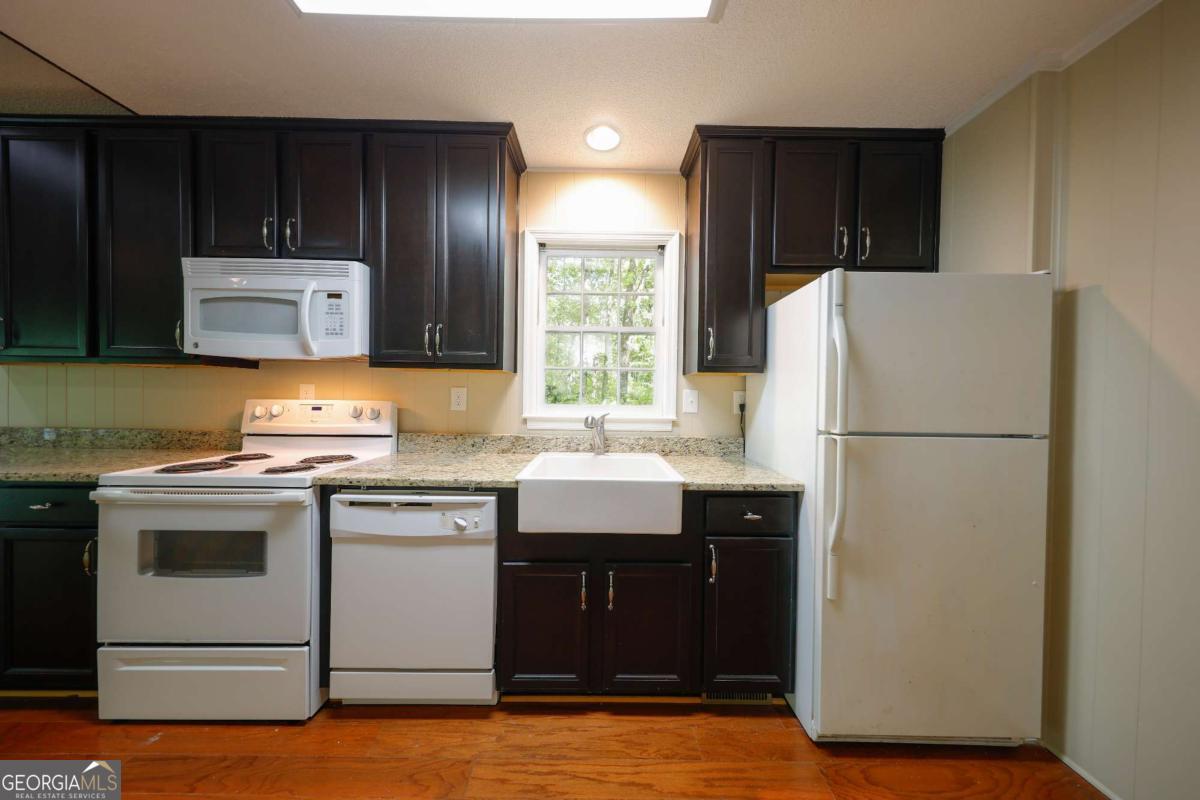 452 Laina Bennett Road Property Photo 14