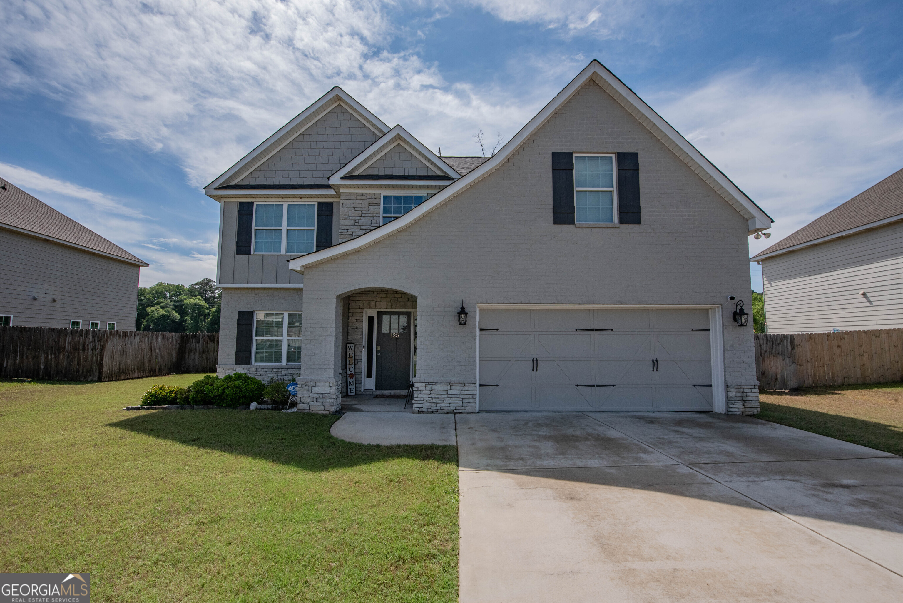 125 Amberley Court Property Photo 1