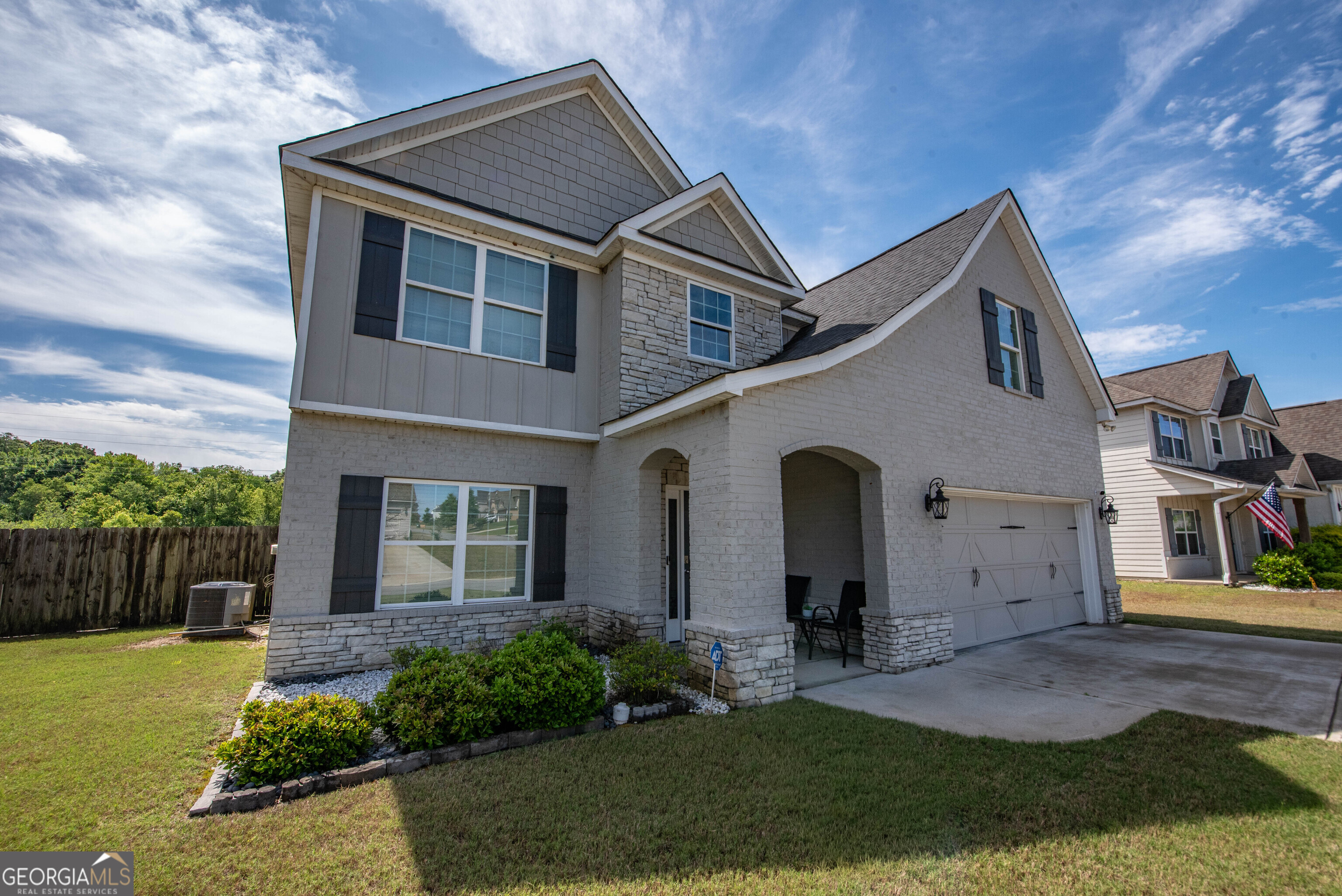 125 Amberley Court Property Photo 2