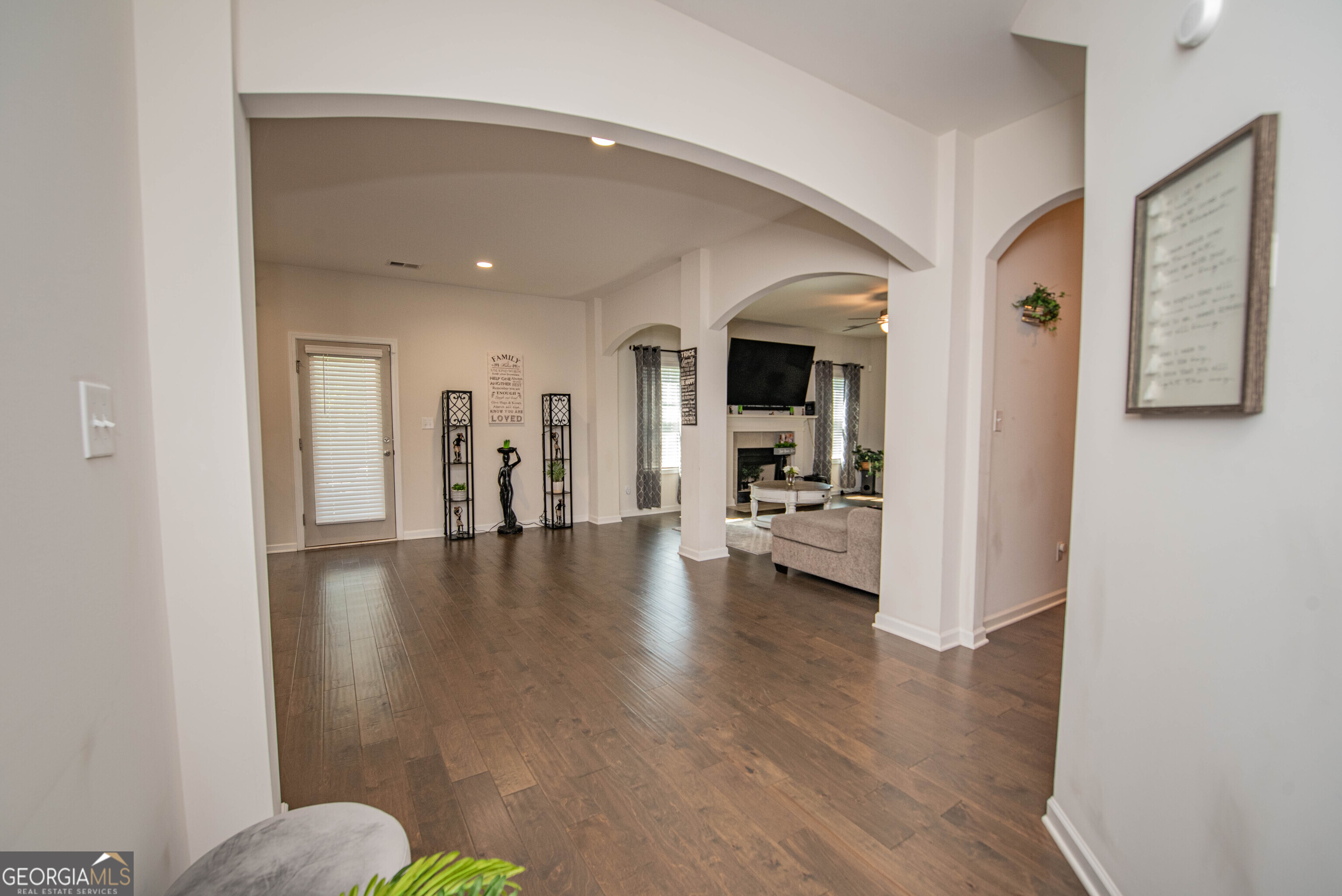 125 Amberley Court Property Photo 11