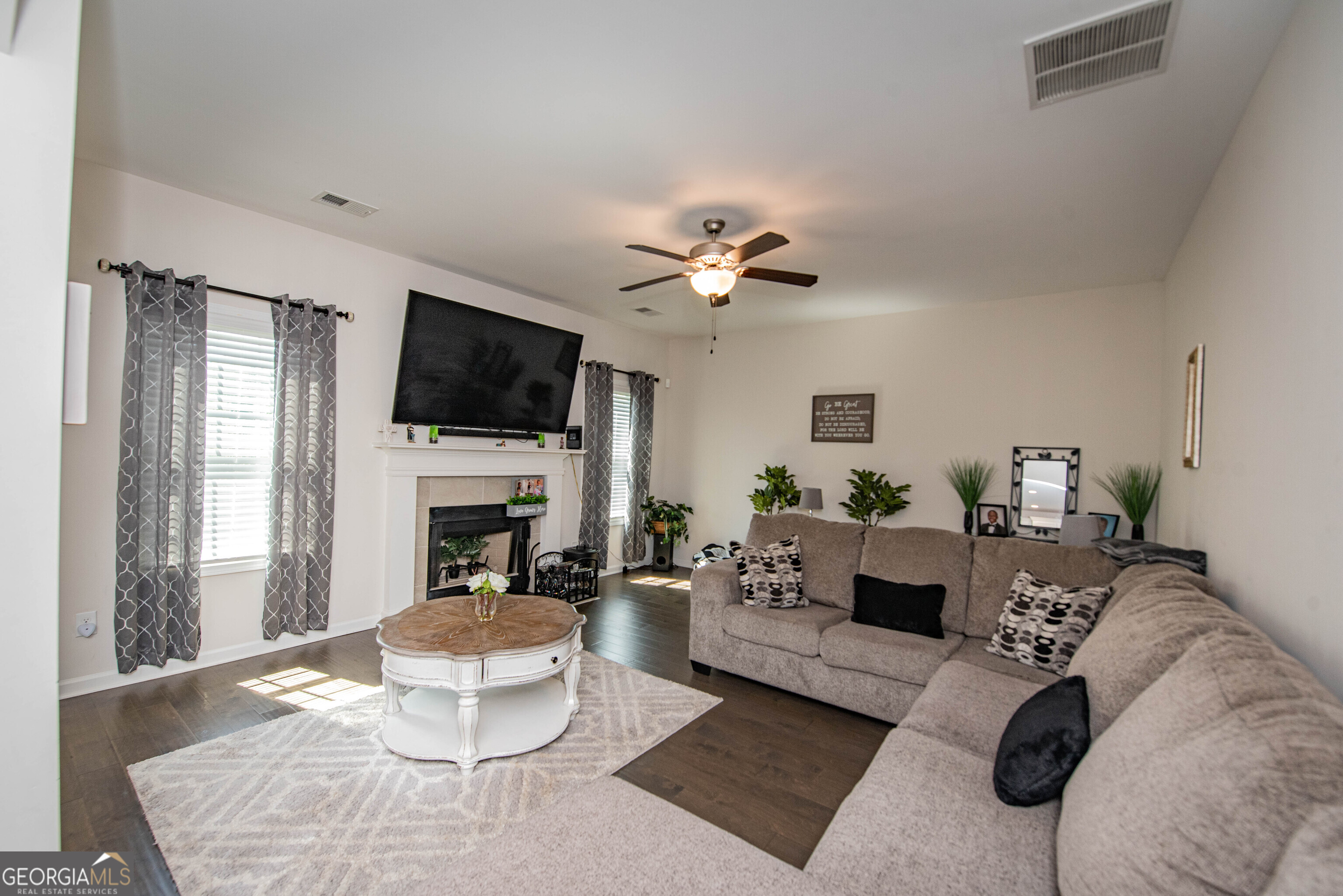 125 Amberley Court Property Photo 13