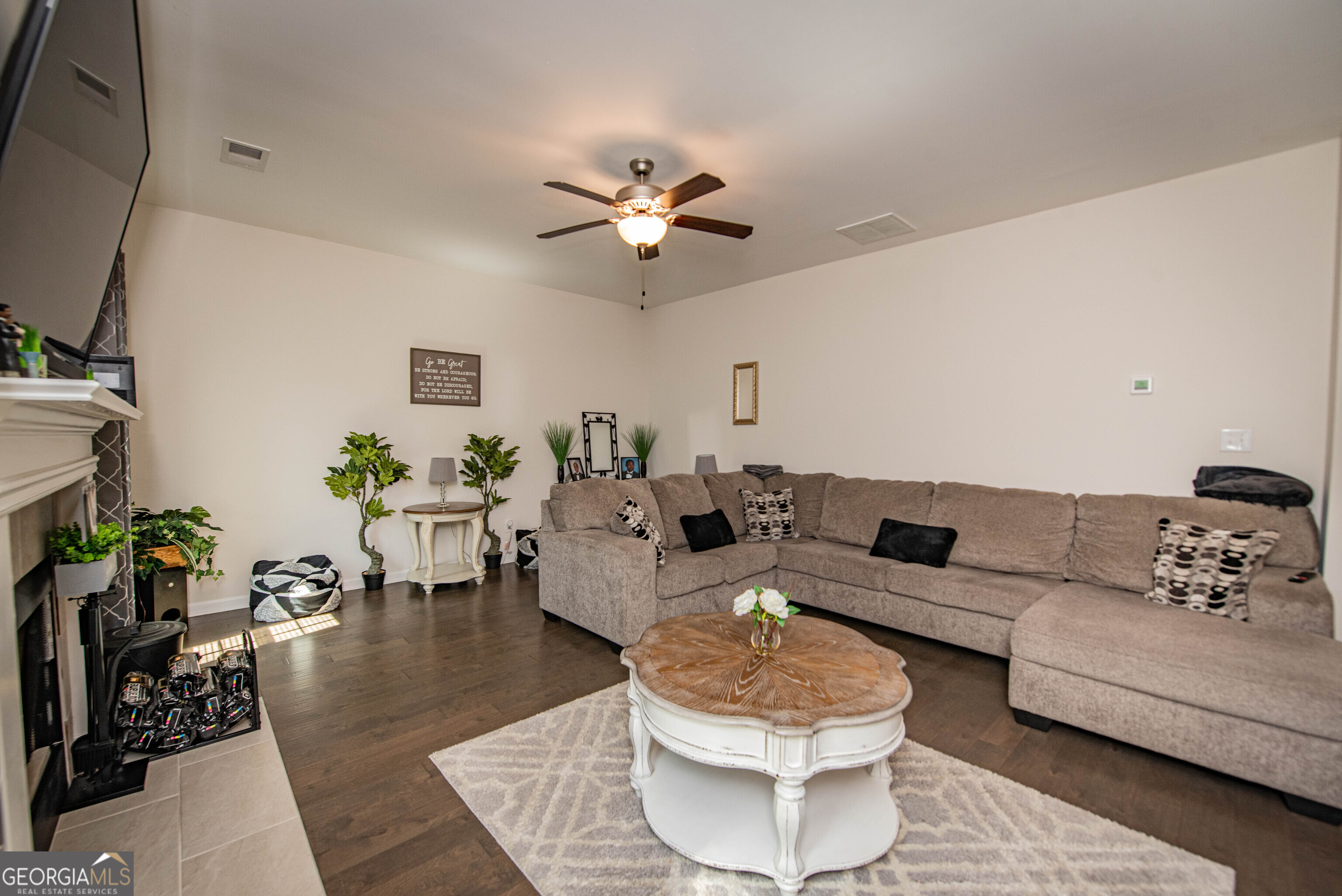 125 Amberley Court Property Photo 14