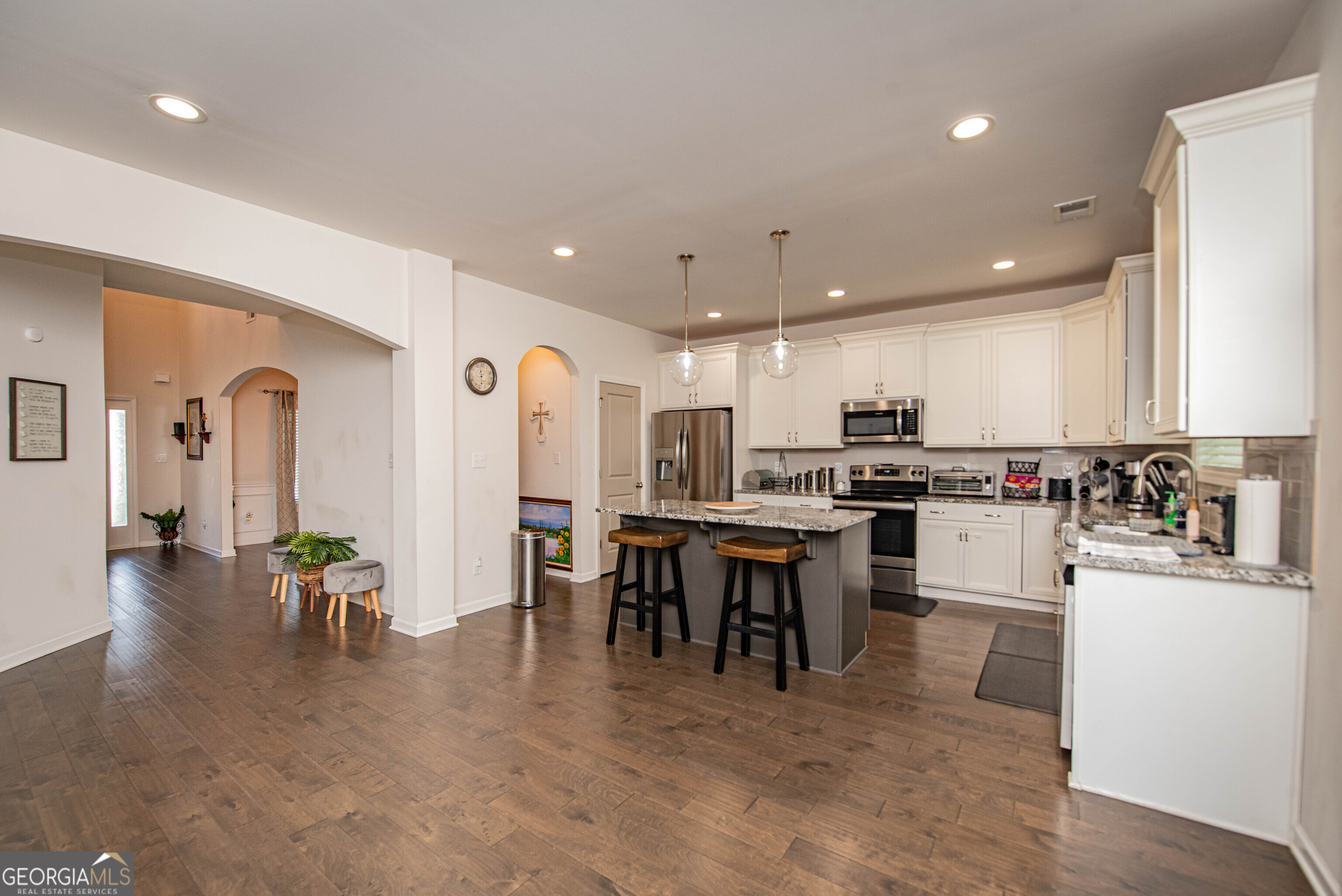 125 Amberley Court Property Photo 16